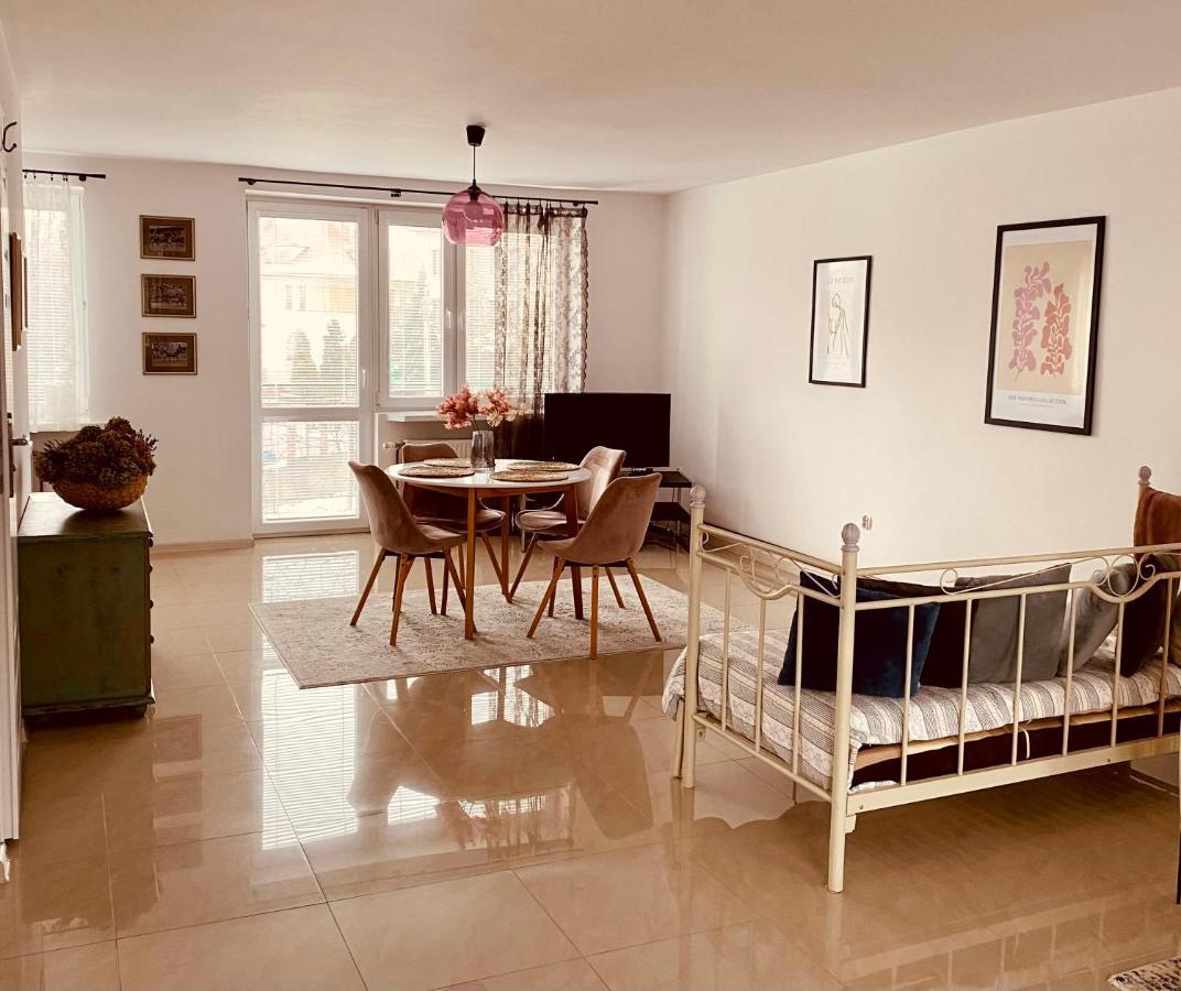 Apartamenty Cud Miod Krosno Kültér fotó